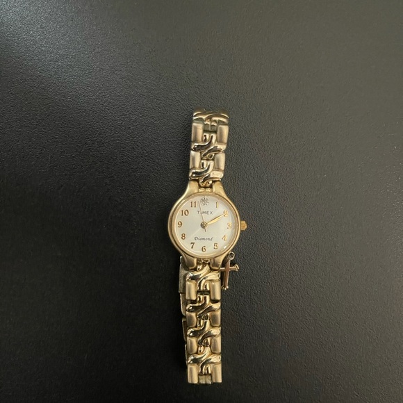 Womens Vintage Diamond TIMEX watch w/Cross charm - Picture 3 of 6